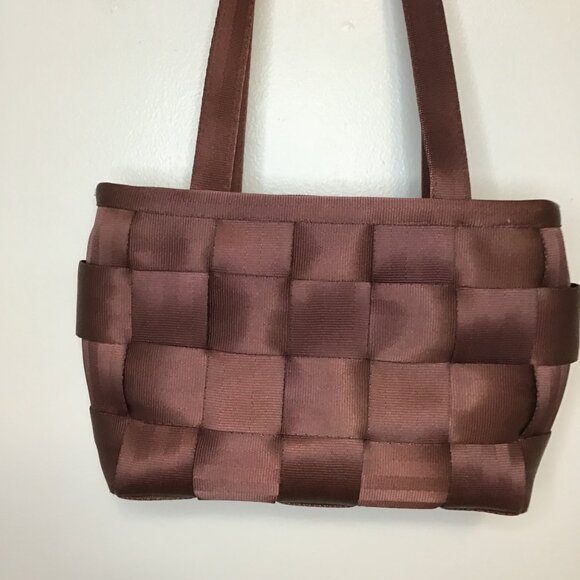 Harvey's Burgundy Seatbelt Woven Shoulder Bag - Picture 3 of 10
